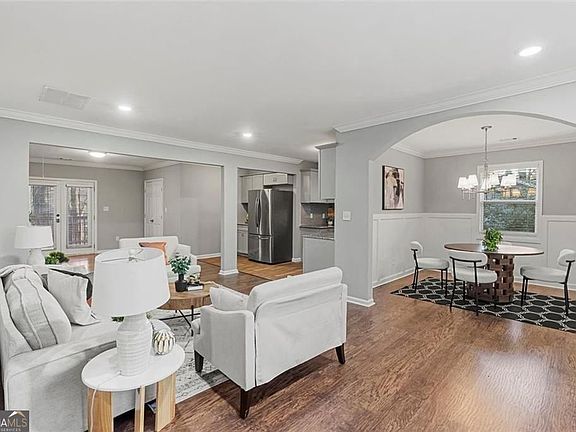 4th image of 856 Bridgewater St SW