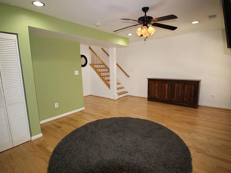 Hyannis Ln — Photo 1