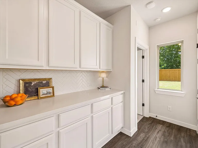 7933 Spring Run Dr — Photo 11