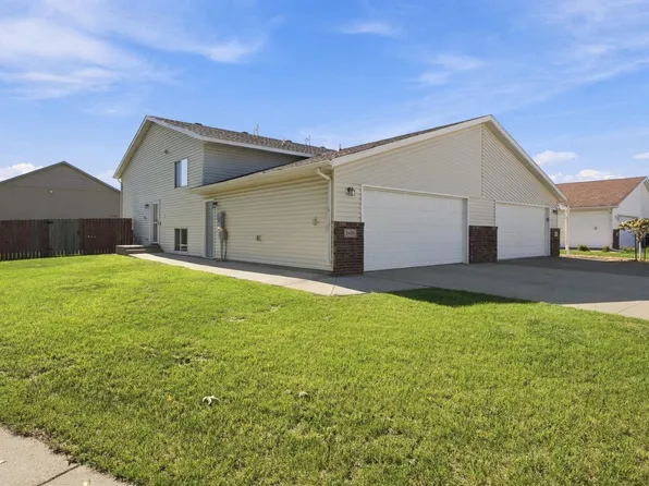1656 6th St W, West Fargo, ND 58078