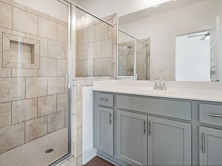 148 Huntley Dr — Photo 6