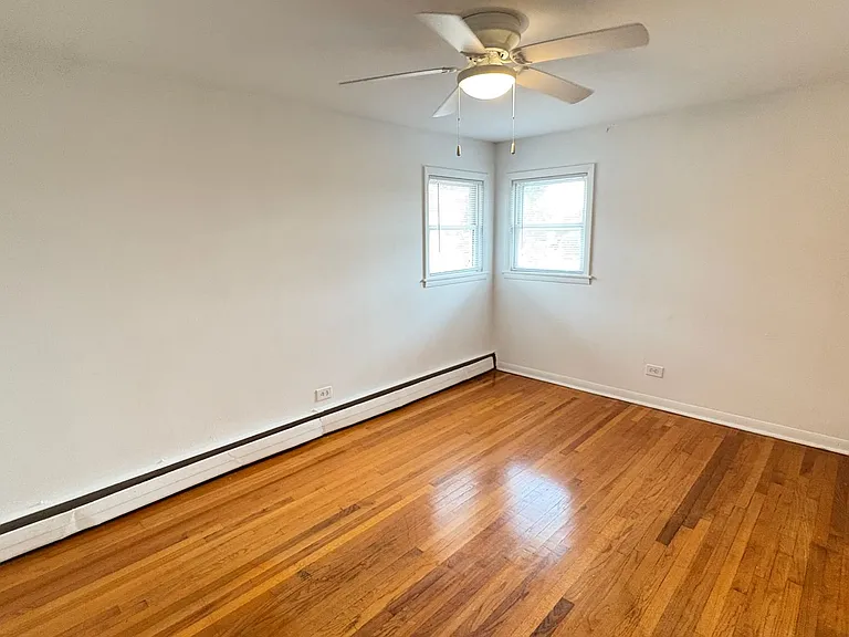 12845 Hoyne Ave — Photo 6