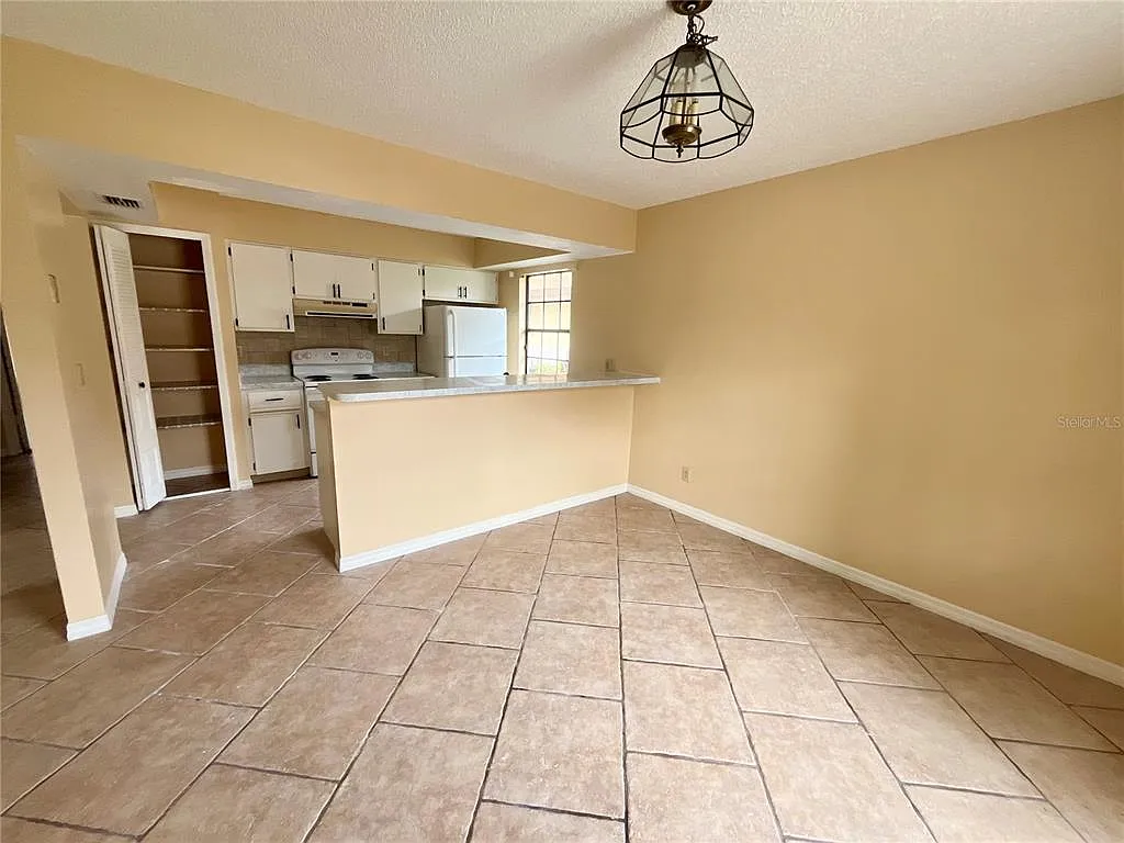 2 bed, 2.0 bath, 1077 sqft, $1,650 — Photo 3
