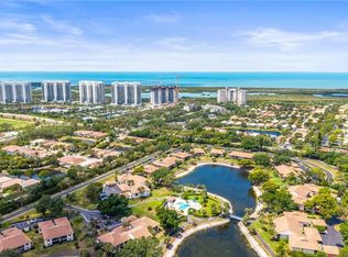 517 Lake Louise Cir #101, Naples, FL 34110