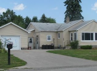 1598 W Ridge Rd, Bay City, MI 48708