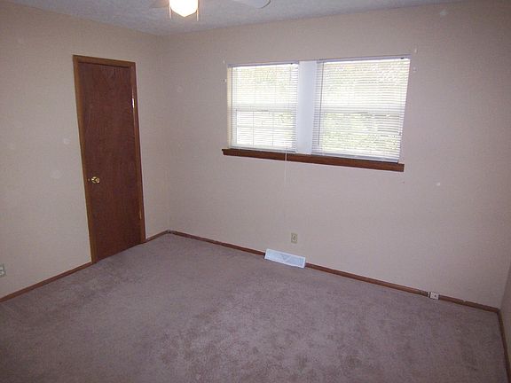 2nd image of 2210 N Kentwood Ave
