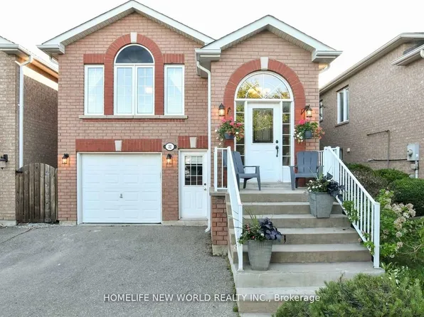 32 Smith St, Bradford West Gwillimbury, ON L3Z 3C9