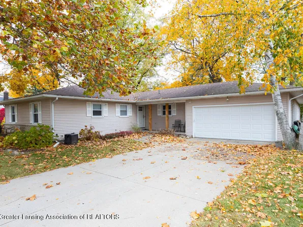 1812 Pinecrest Dr, East Lansing, MI 48823