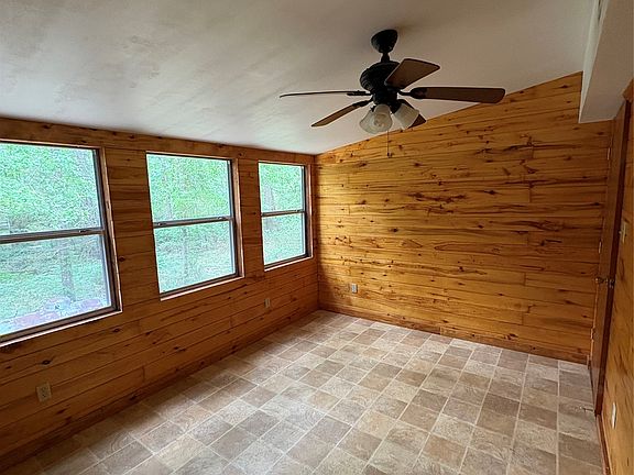 4th image of 1267 Johnson Rd
