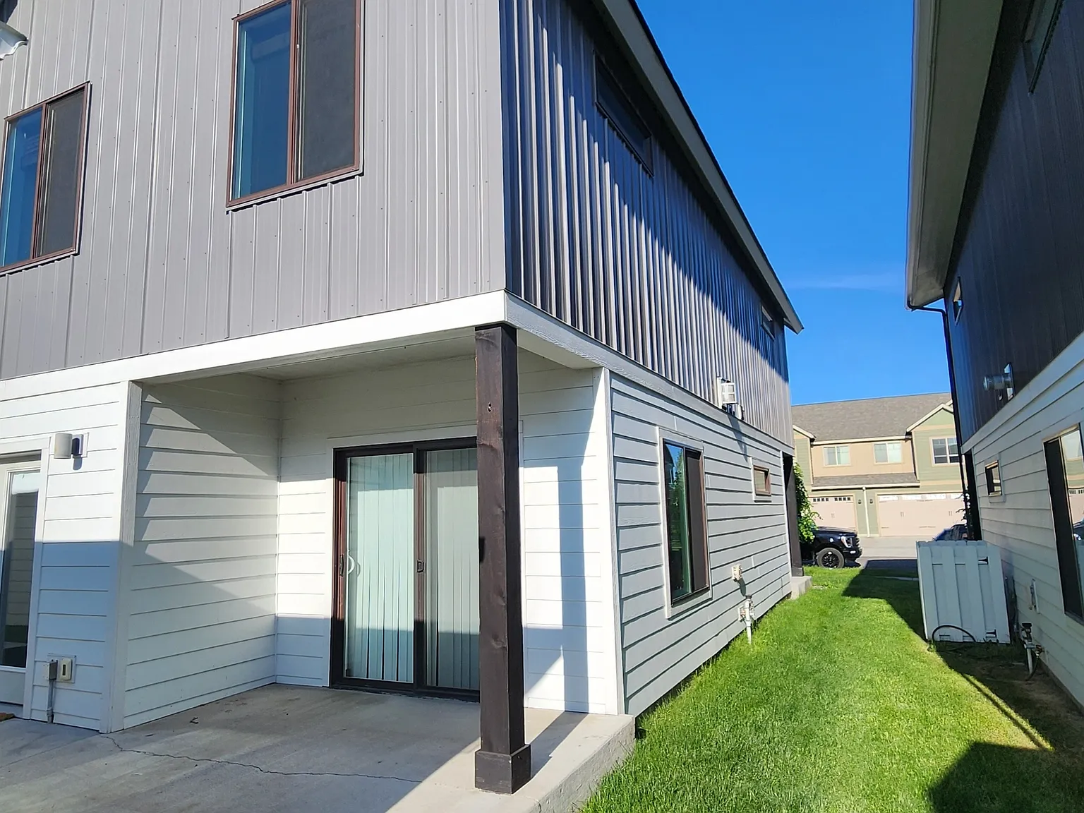 1002 Rosa Way - 1 — Photo 4