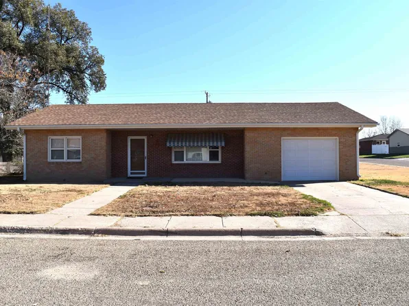 316 S Hudson Ave, Oakley, KS 67748