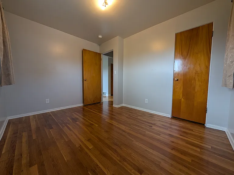 2625 E Mission Ave — Photo 9