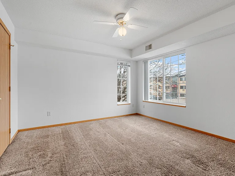 Clark Place Apartments & Townhomes — Photo 46