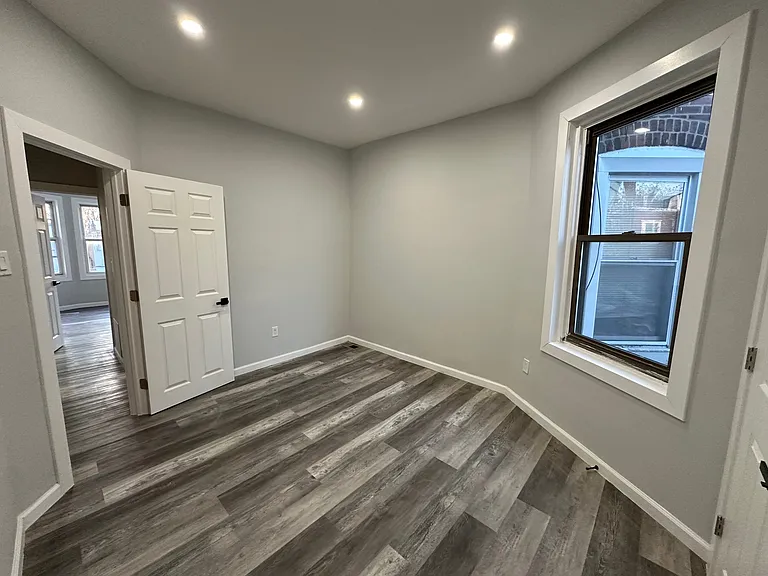 1141 Herbert St — Photo 12