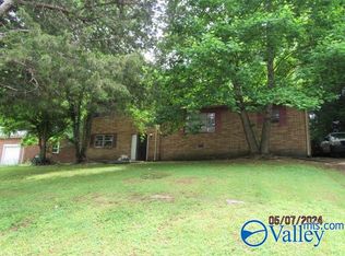 2811 Brett Rd NW, Huntsville, AL 35810