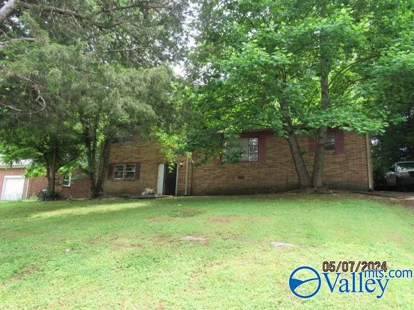 2811 Brett Rd NW, Huntsville, AL 35810