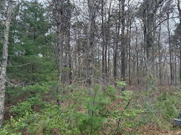 75 Newton St, Northborough, MA 01532