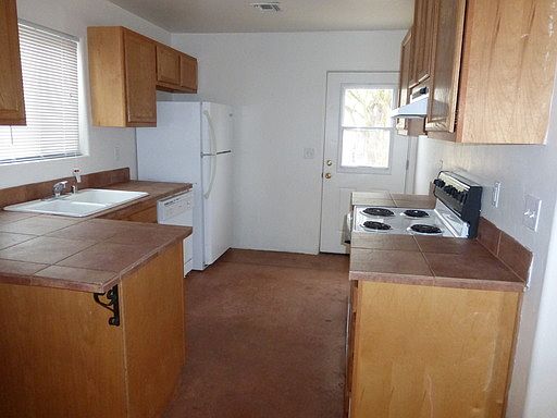1st image of 407 E 24th St Unit 2