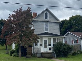 403 E Taggart St, East Palestine, OH