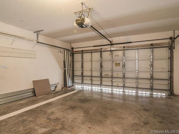4th image of 1204 NW 171st Ave