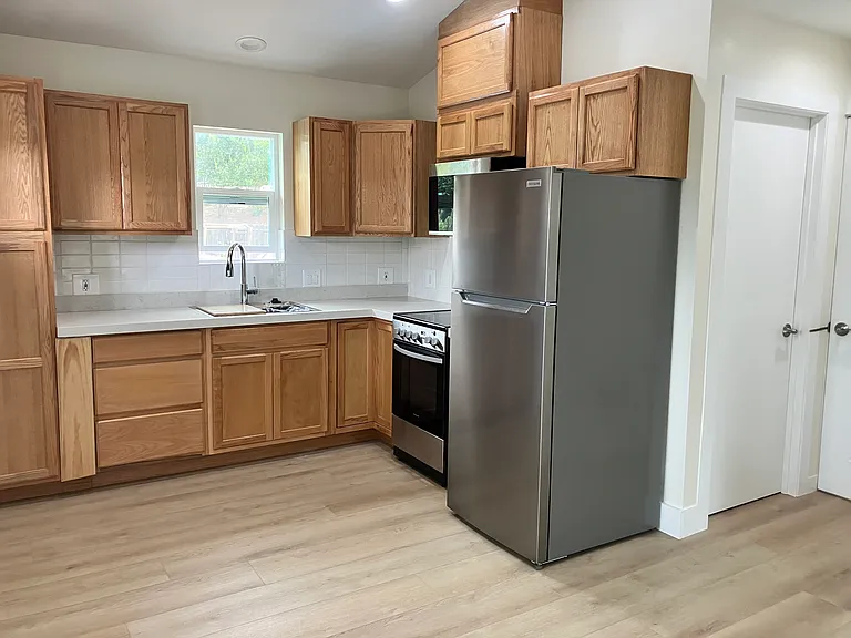 303 Durian St #2 — Photo 8