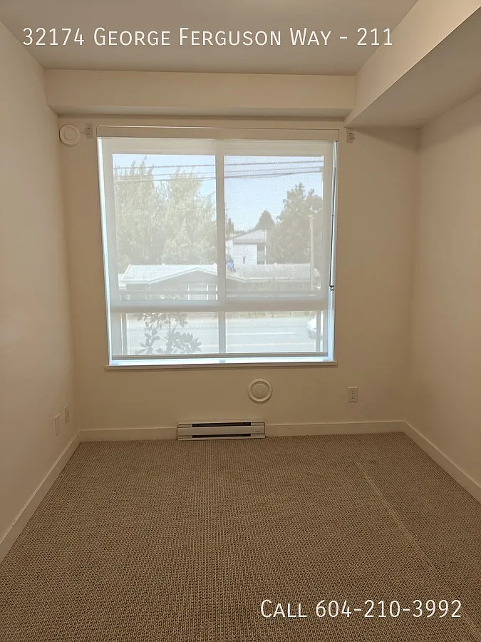 Modern One Bedroom Condo — Photo 3