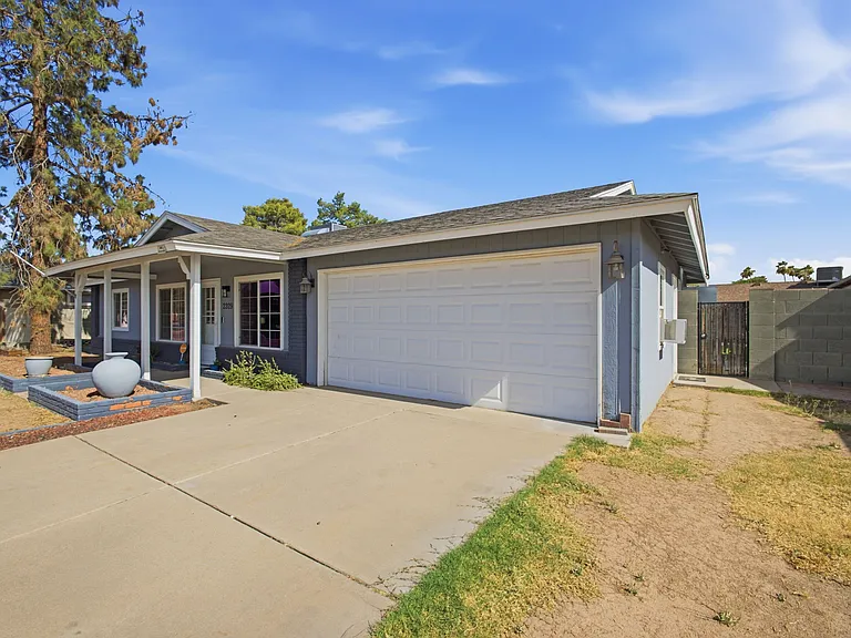 2329 E Concorda Dr — Photo 23