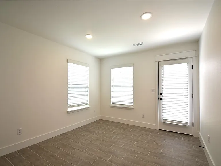 2071 Bluestem Dr — Photo 5
