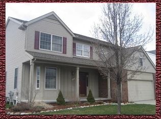 1185 Shetland Dr, South Lyon, MI