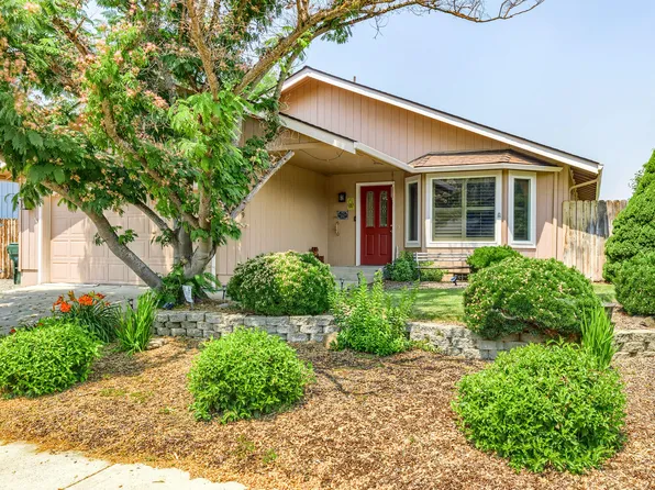 119 Osprey Dr, Eagle Pt, OR 97524