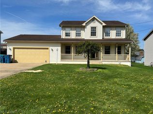 290 Lauretta Ln, Hubbard, OH