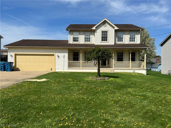 290 Lauretta Ln, Hubbard, OH 44425