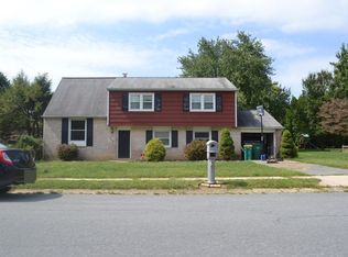 1718 Crooked Oak Dr, Lancaster, PA 17601