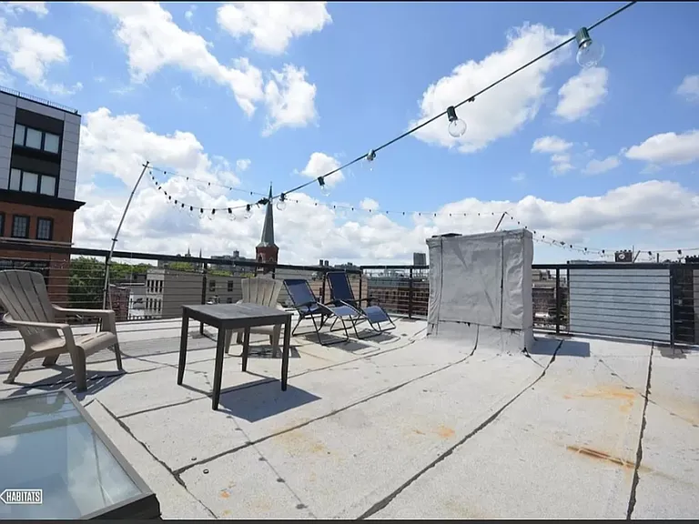 298 Humboldt St #2R — Photo 7