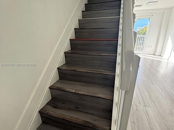 3rd image of 821 SW 2nd St APT 6