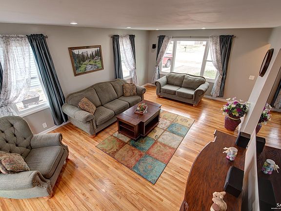 4th image of 107 E Parkway Ave