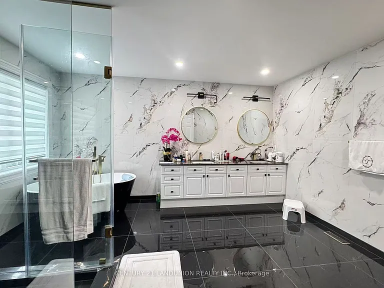 5 Dafoe Ct — Photo 16