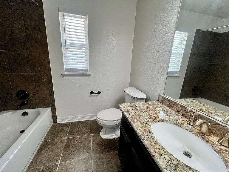 13724 Altamirano — Photo 26