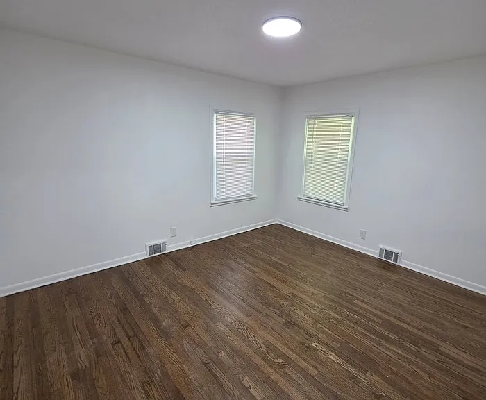 9615 Holmes Rd — Photo 18