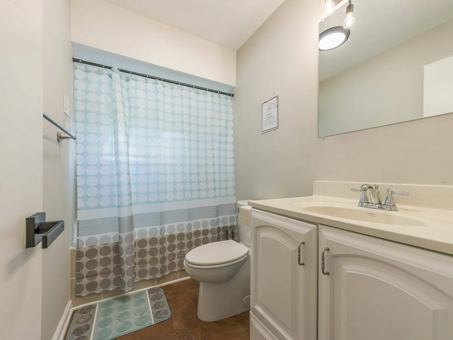 4 bed, 3.0 bath, 1700 sqft, $776 — Photo 4