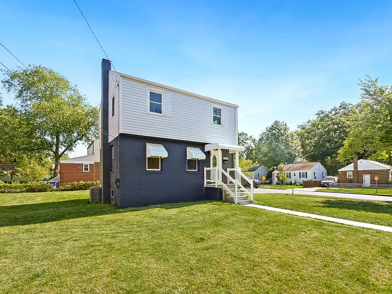 5204 Lackawanna St — Photo 30
