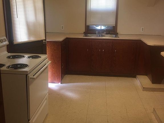 4th image of 553 Avenue A #B