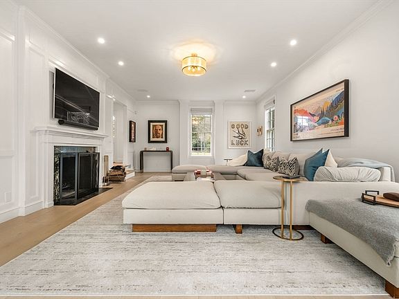 5th image of 389 Grove St