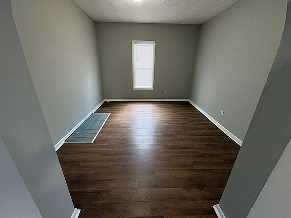 5th image of 619 S 22nd St