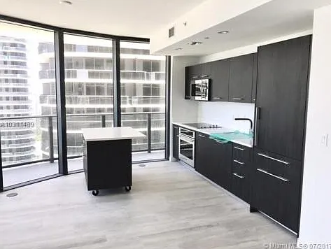 55 SW 9th St #21A — Photo 11