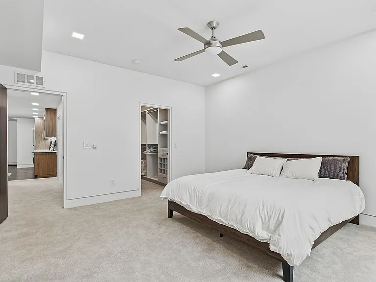 155 N Southmoor Dr — Photo 43