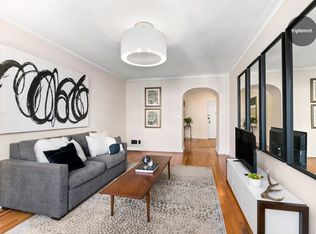 2540 31st Ave, Astoria, NY 11106
