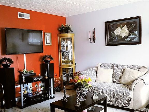 4th image of 4416 N Clark Ave APT 3