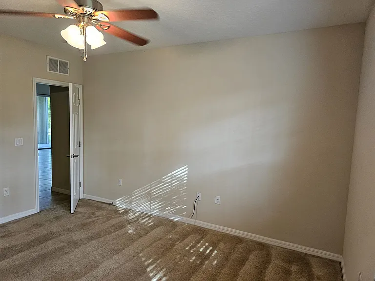 34 Richmond Dr — Photo 15
