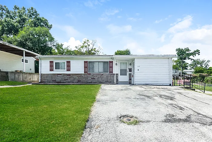 209 Lindy Blvd